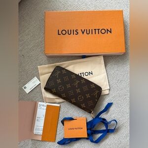 Louis Vuitton Monogram Zippy Wallet